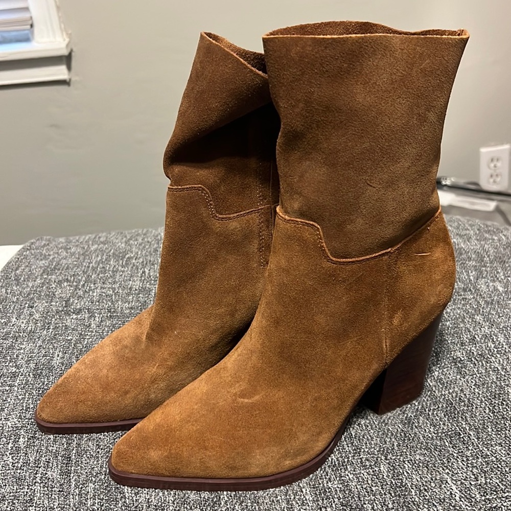 Bleecker & Bond brown suede booties size 8
